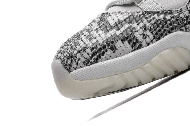 Jordan Snake Low Light 11  Retro Bone CD6846-002 1218